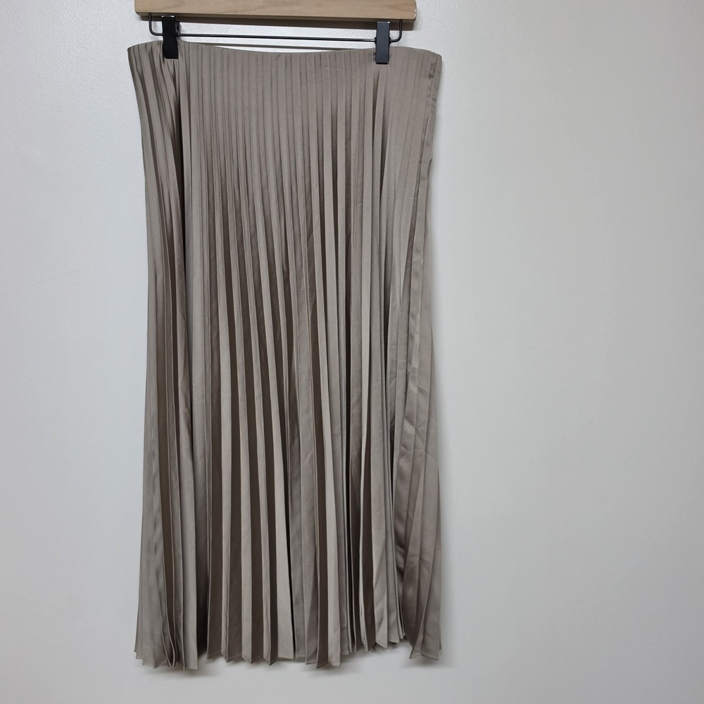 J. Crew Gwyneth Champagne Taupe Pleated Slip Midi Skirt Sz Med BN757 Office